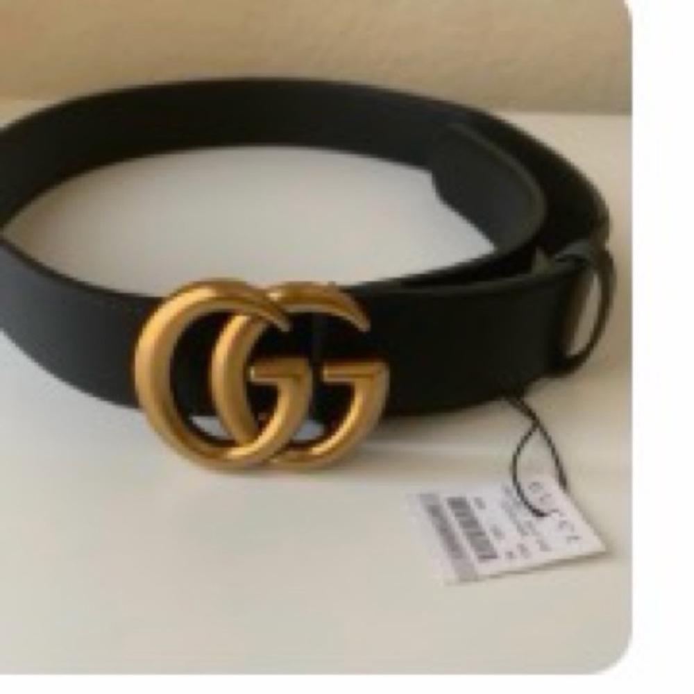 Gucci Women's Belt in Black with Gold GG Buckle